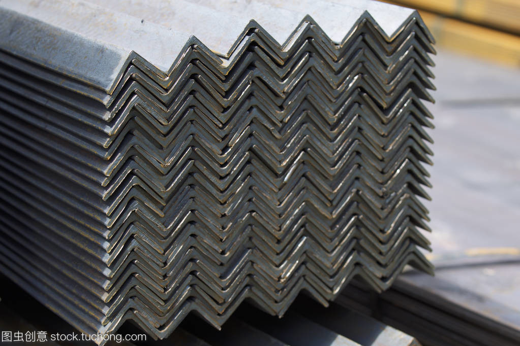 在金屬產品在倉庫包金屬齒形角